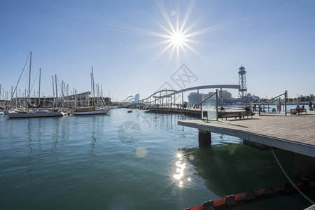 维尔港是西班牙加泰罗尼亚巴塞罗那的一个海滨港口图片