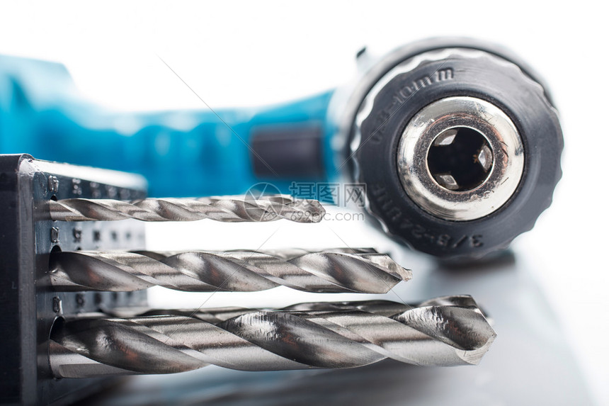 白钢钻孔用什么材质钻头