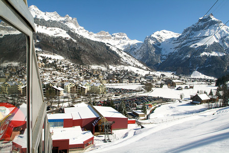 张家口滑雪Engelberg村从滑背景