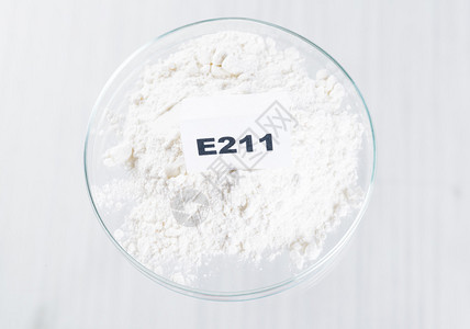 E211苯甲酸钠添加到食品药品等产品中的防腐剂物质图片