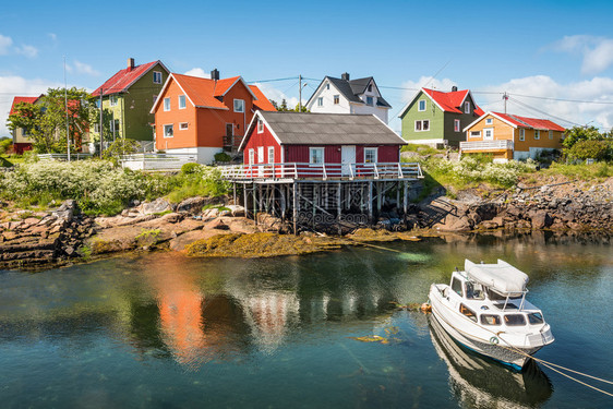 挪威洛福滕群岛Henningsvaer渔业村图片