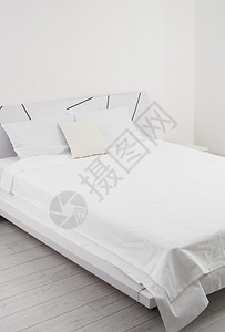 室内白色卧室旅馆房间床上的新图片