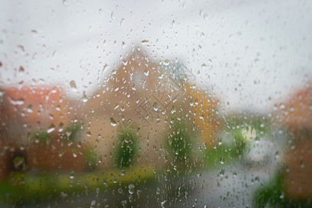 窗帘上的雨滴背景图片