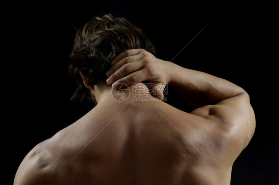 背部疼痛的肌肉图片