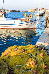 日落前Naoussa渔港希腊岛Par图片