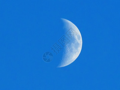 月亮的表面图片