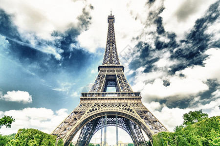Eiffel铁塔背景天空多图片