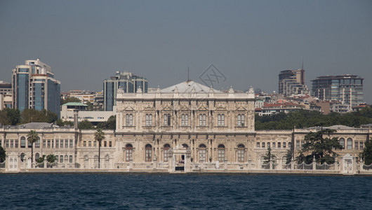 土耳其伊斯坦布尔市Besiktas的Dolmab背景图片