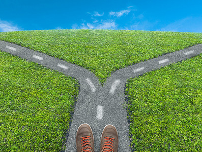 分岔路高清图片城市交通叉路口的公路空中观察车辆高清图片高速公路市