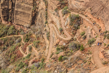 位于锡安公园的标志山脊头晕和令人惊叹的峡谷风景图片