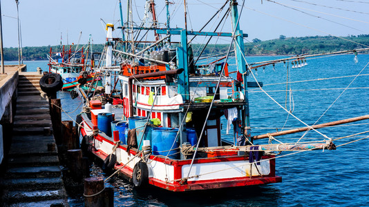 泰国捕鱼拖网图片