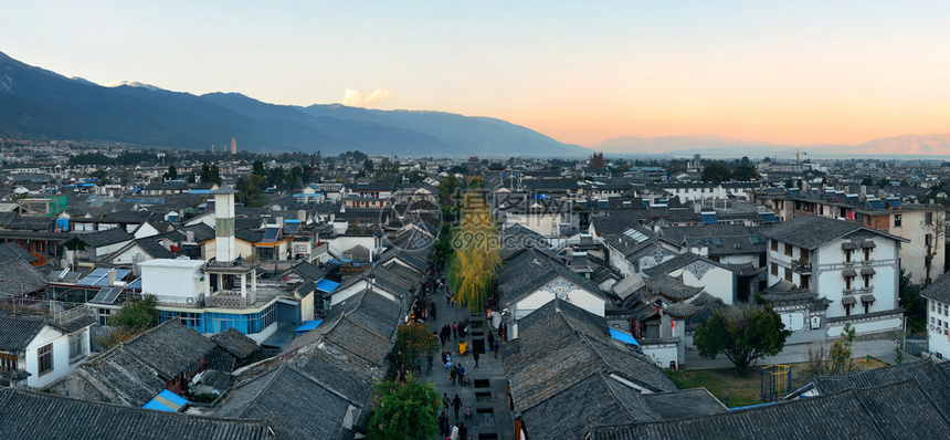 日落时达利老城屋顶风图片