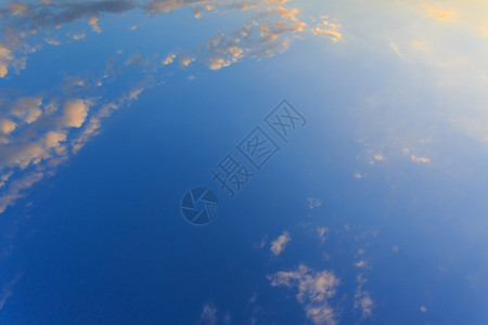 清蓝天空的云美丽的图片