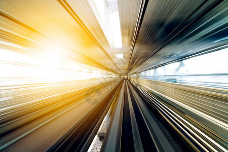 铁路隧道中的速度运动图片