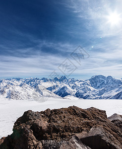 从俄罗斯北高加索山脉埃尔布鲁斯山11号避图片