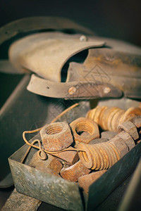 生锈的螺母螺栓和垫圈图片
