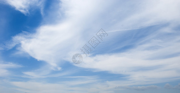 蓝天白云微风图片