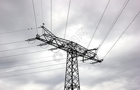 德国MecklennburgVorpommern高压电线的图片