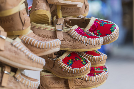 儿童传统磨皮革山靴称为cick图片