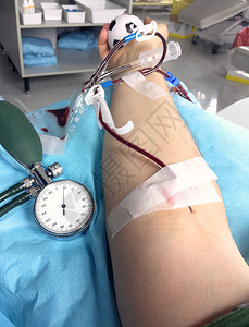 3号病床献血时手臂献血图片