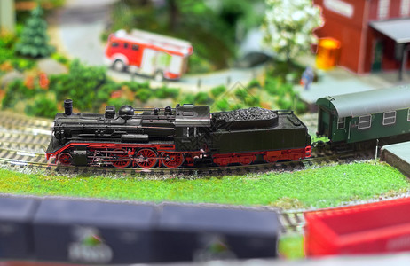 小型城市铁路站火车模型图片