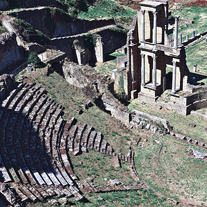 意大利托斯卡纳州伏尔特拉的古罗马剧院背景图片