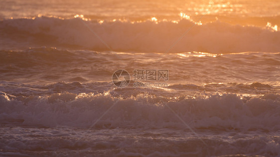 夏日大海的风景海浪在清晨与图片