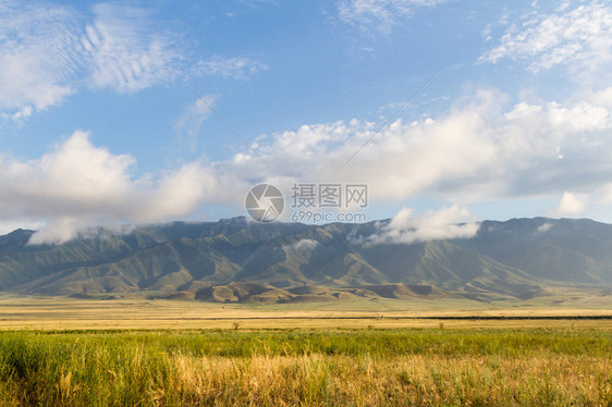 准噶尔门前的山景图片