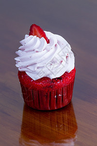 一片草莓蛋糕图片