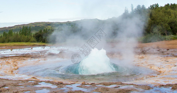 著名的StrokkurGeyser图片