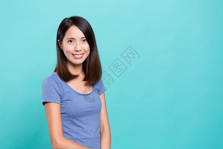 年轻的亚洲女人肖像图片