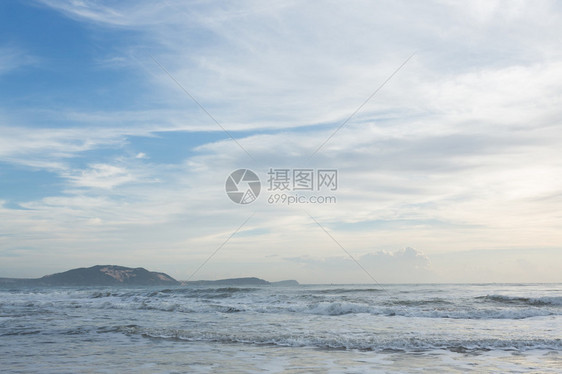 美丽的风景美丽的夏季大海和清图片