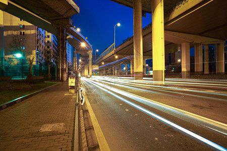 上海夜景城市高架桥空路层图片