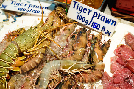 店铺鱼虎虾和其他海产食品的新图片