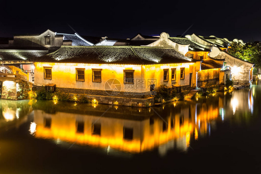 乌镇古建筑夜景乌镇历史悠久的古水镇图片