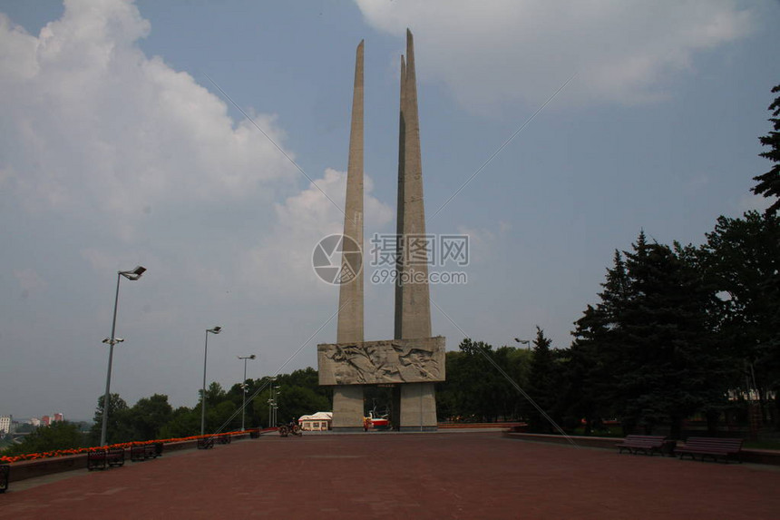 胜利广场三座刺刀纪念碑白俄罗斯图片