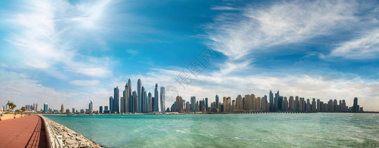迪拜马里纳和帕姆朱梅拉的空中景象图片