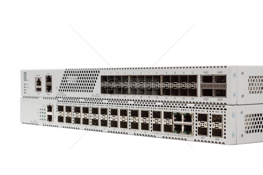 用SFP模块槽和UTP5类连接器RJ45在白色背景上隔离的电光导千ab高清图片下载-正版图片504984229-摄图网