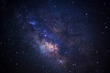 银河系近距离接近银河系宇宙中有恒星和空间尘埃长裸图片