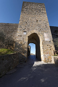 意大利欧洲托斯卡纳省托斯卡纳锡耶纳附近的古代中世纪村庄Monteriggioni的加固城镇Monteriggi图片