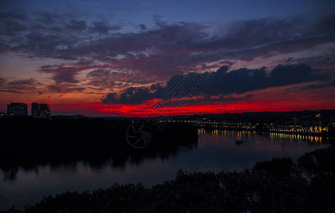 美国华盛顿特区Potomac河上美丽的日落图片