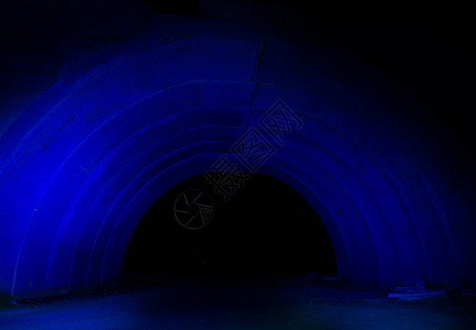 隧道内的光绘图片