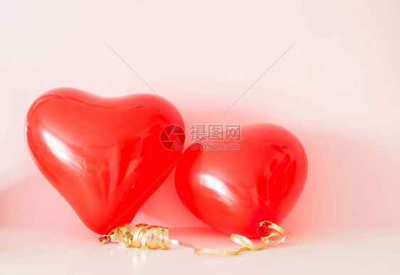 情人节的心形气球图片