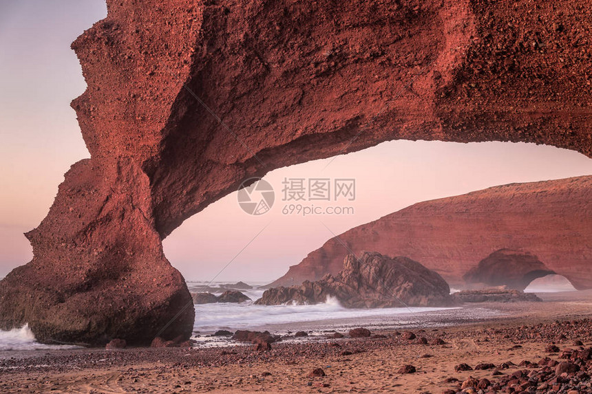 摩洛哥西迪伊夫尼苏斯马萨德拉的Legzira海高清图片下载-正版图片504…