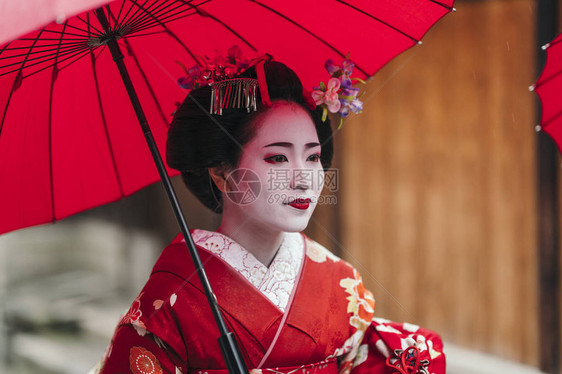 日本京都Gion街上的艺伎Maiko图片