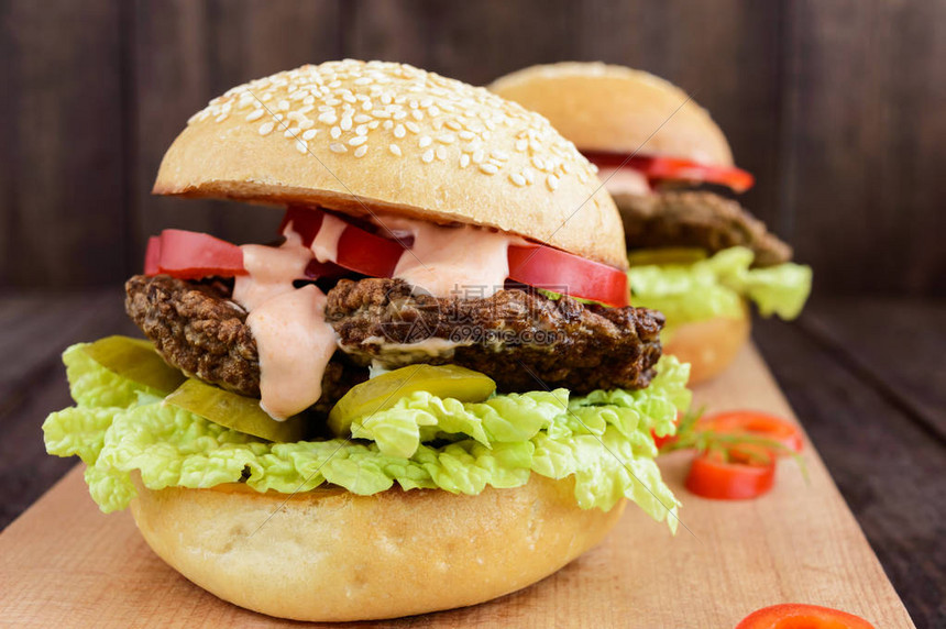 汉堡vsALBA柏林直播 直击德甲焦点战 精彩对决全程呈现 实时比分动态更新 球迷必备观赛指南