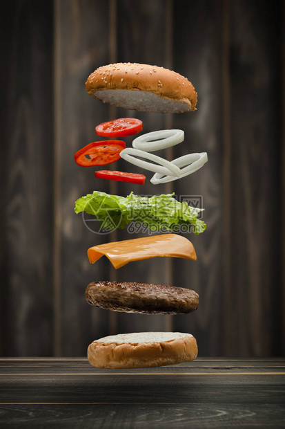 美味的烤牛肉汉堡食品漂浮的食物图片