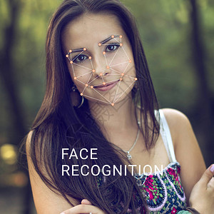 通过将网格分层和用软件计算个人数据来识别女面孔图片