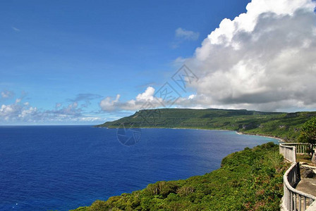 这座山也叫泰平波特山远处就像一个背景图片