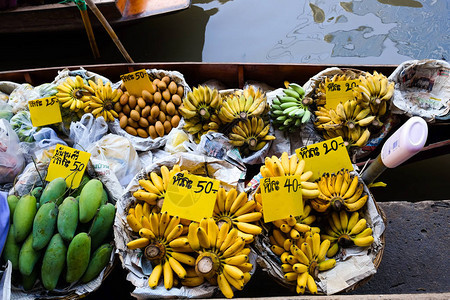 泰国海陆浮动市场传统水果和蔬图片